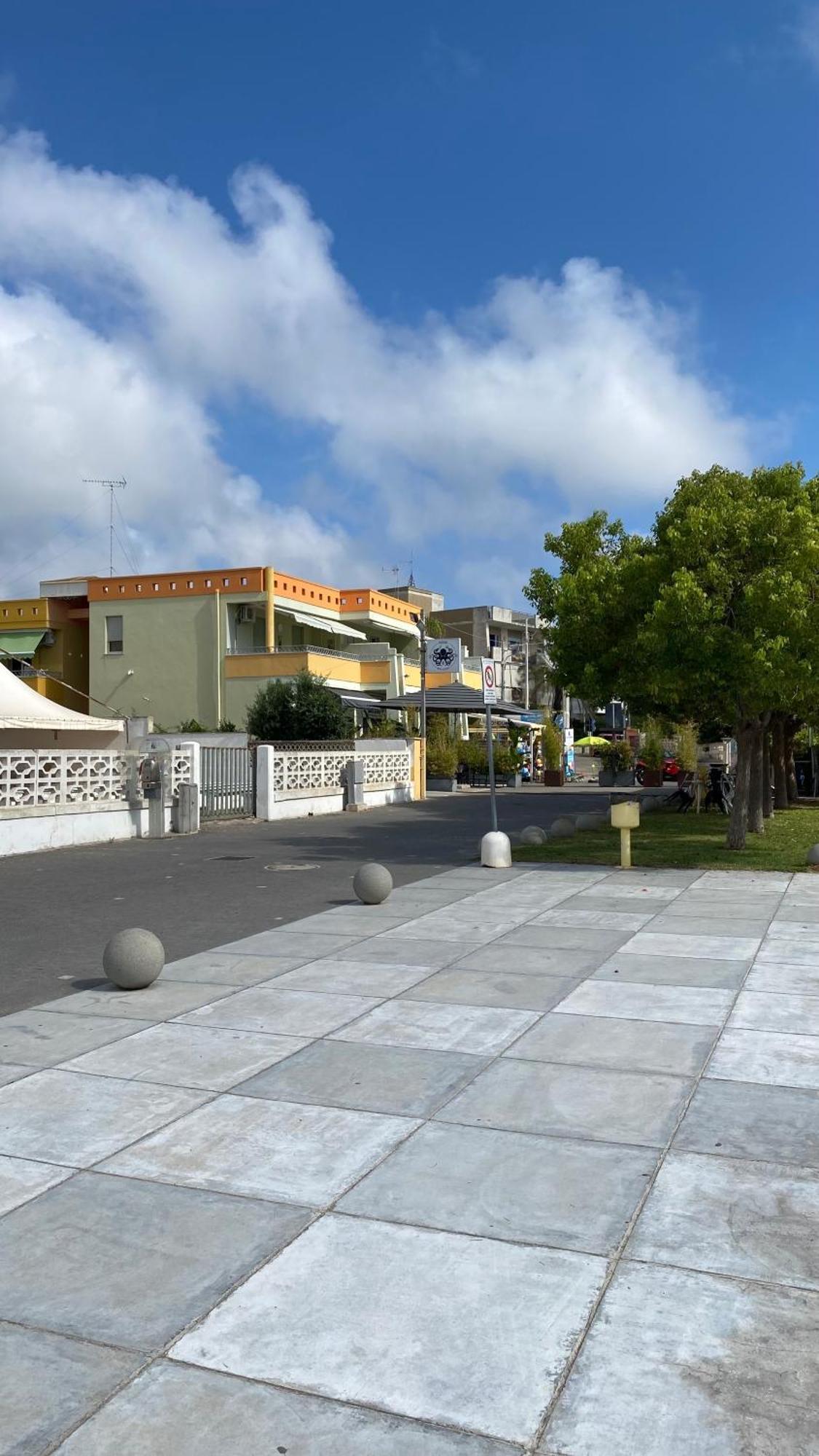Casa Vacanze Torre Dell Orso Piazza 100M Dal Mare Torre dell'Orso Luaran gambar